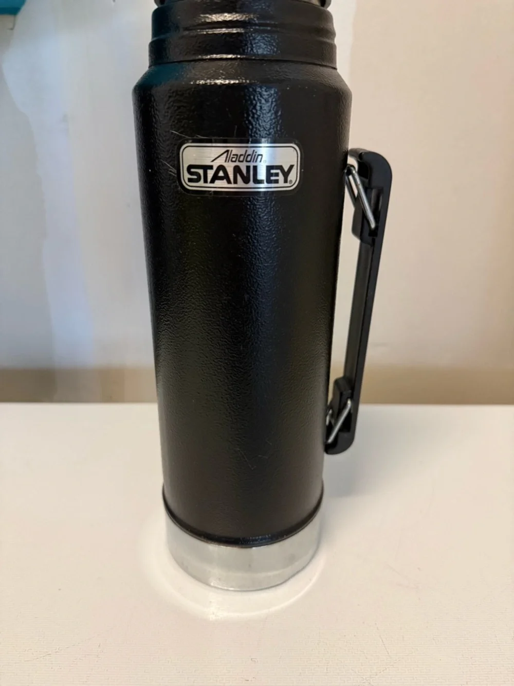 Vintage Aladdin Stanley Black Vacuum Thermos A-944DH - Picture 2 of 6